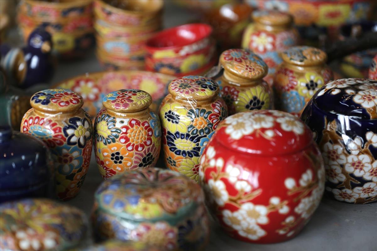 HOẠT ĐỘNG SẢN XUẤT - KINH DOANH TIỂU THỦ CÔNG NGHIỆP CỦA NGƯỜI HOA NAM BỘ (Phần 1)